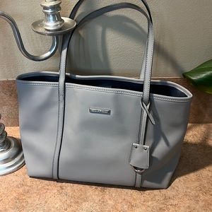 Dana buchman tote bag grey color like new condition